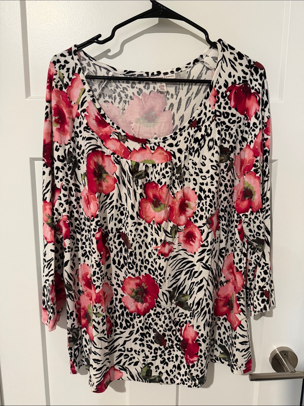 NWT Women’s Floral & Animal Print Scoop Neck Top - Pink
